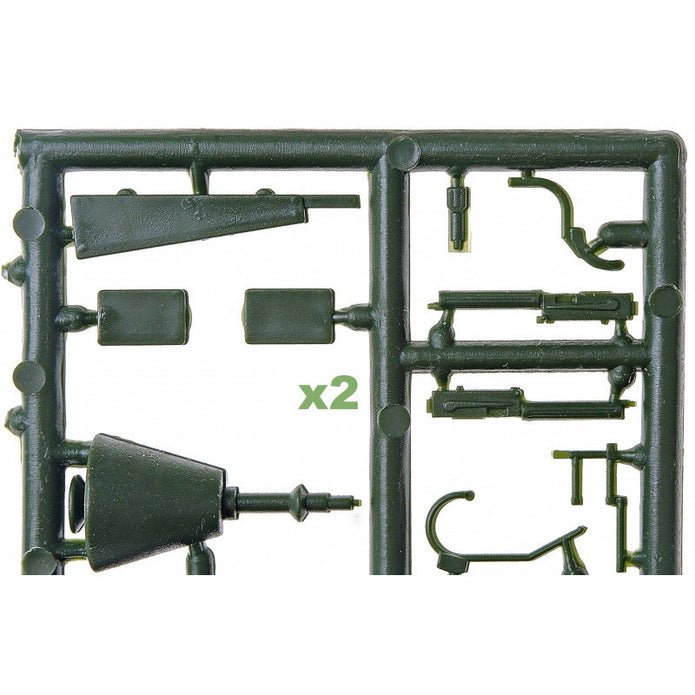UMT 637 Wholesale: Armored train 'Dzerzhinets' Scale 1:72 Plastic Model Armoured Train Kit