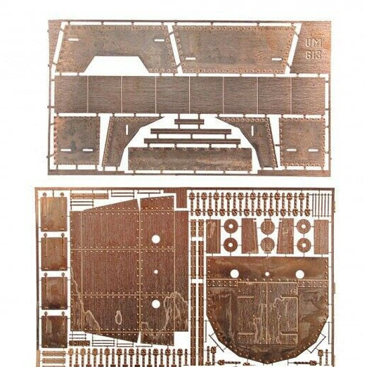 UMT 665 Armored train "Stalinets" Scale 1:72 Plastic Model Armoured Train Kit