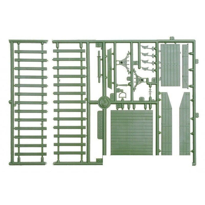 UMT 665 Armored train "Stalinets" Scale 1:72 Plastic Model Armoured Train Kit