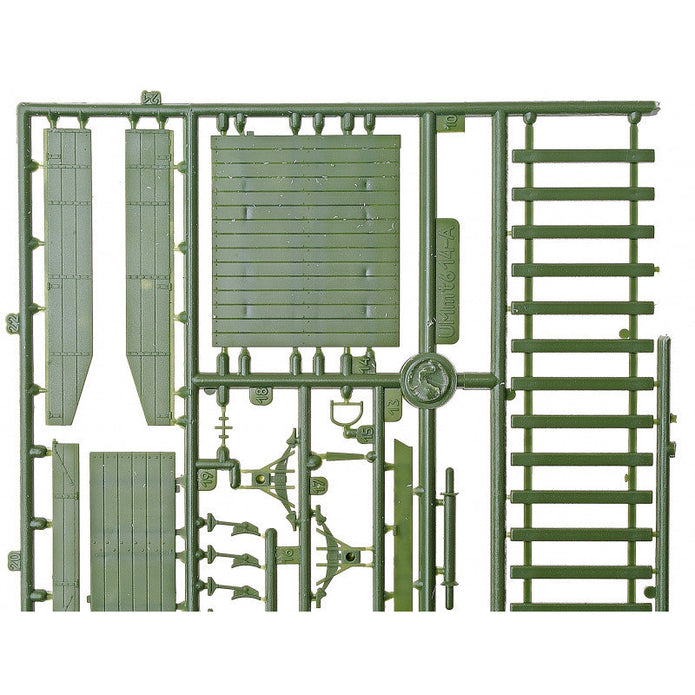 UMT 667 Armored car DTR-Casemate on a railway platform Scale 1:72 Plastic Model Armoured Wagon Kit