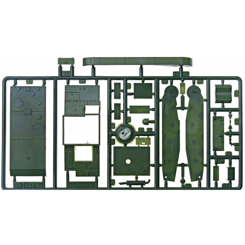 UMT 671 Vickers E Mk,A British tank (made for Poland), rubber tracks Scale 1:72 Plastic Model Tank Kit
