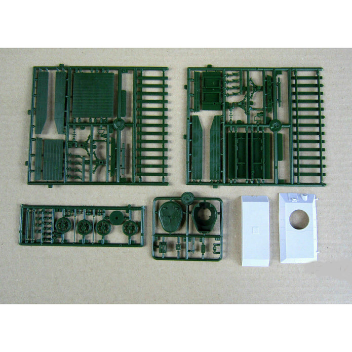 UMT 674 Armored platform "Tank destroyer" (as part of the German armored train) Scale 1:72 Plastic Model Armoured Wagon Kit