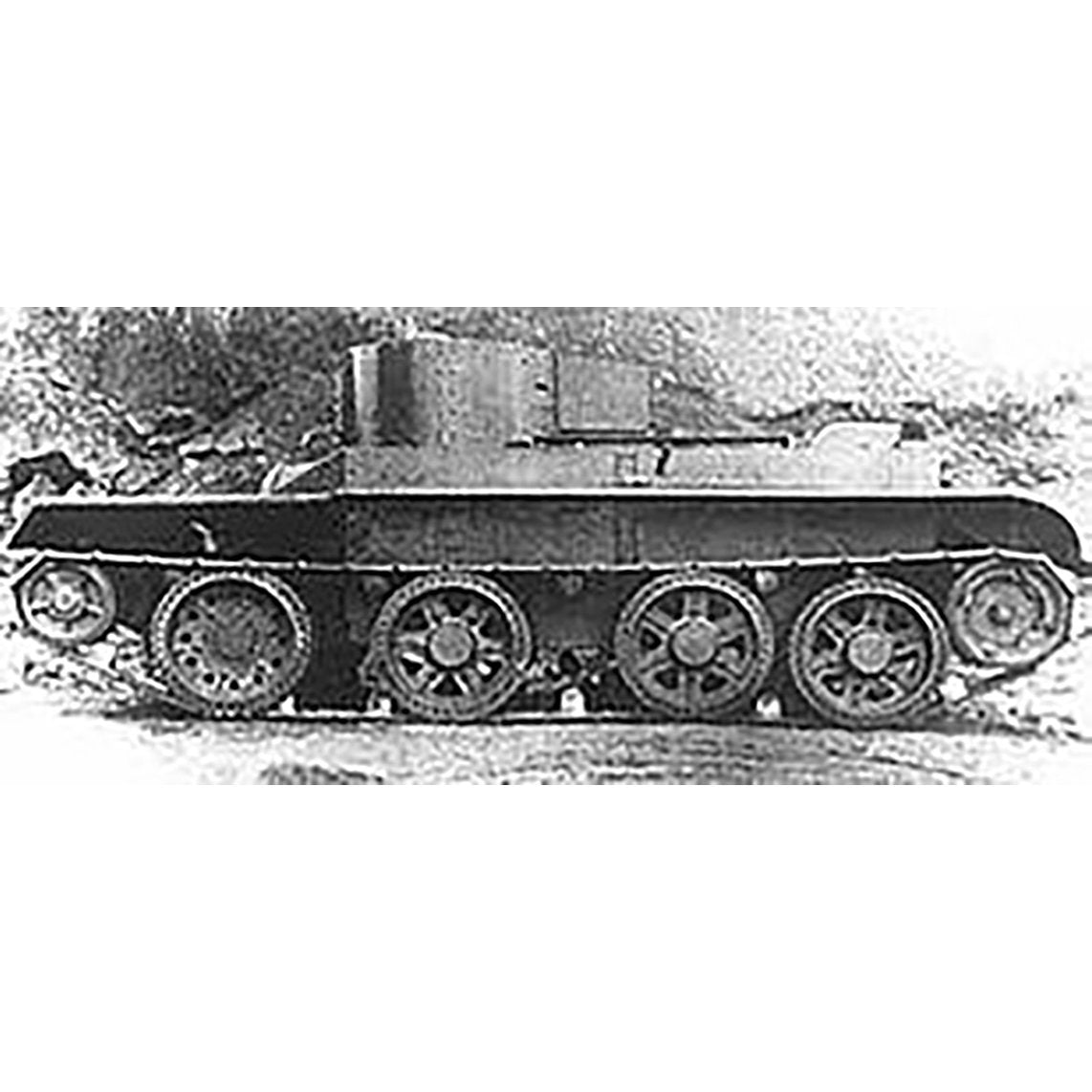 UMT 683 Experimental Light Tank BT-6 Scale 1:72 Plastic Model Tank Kit