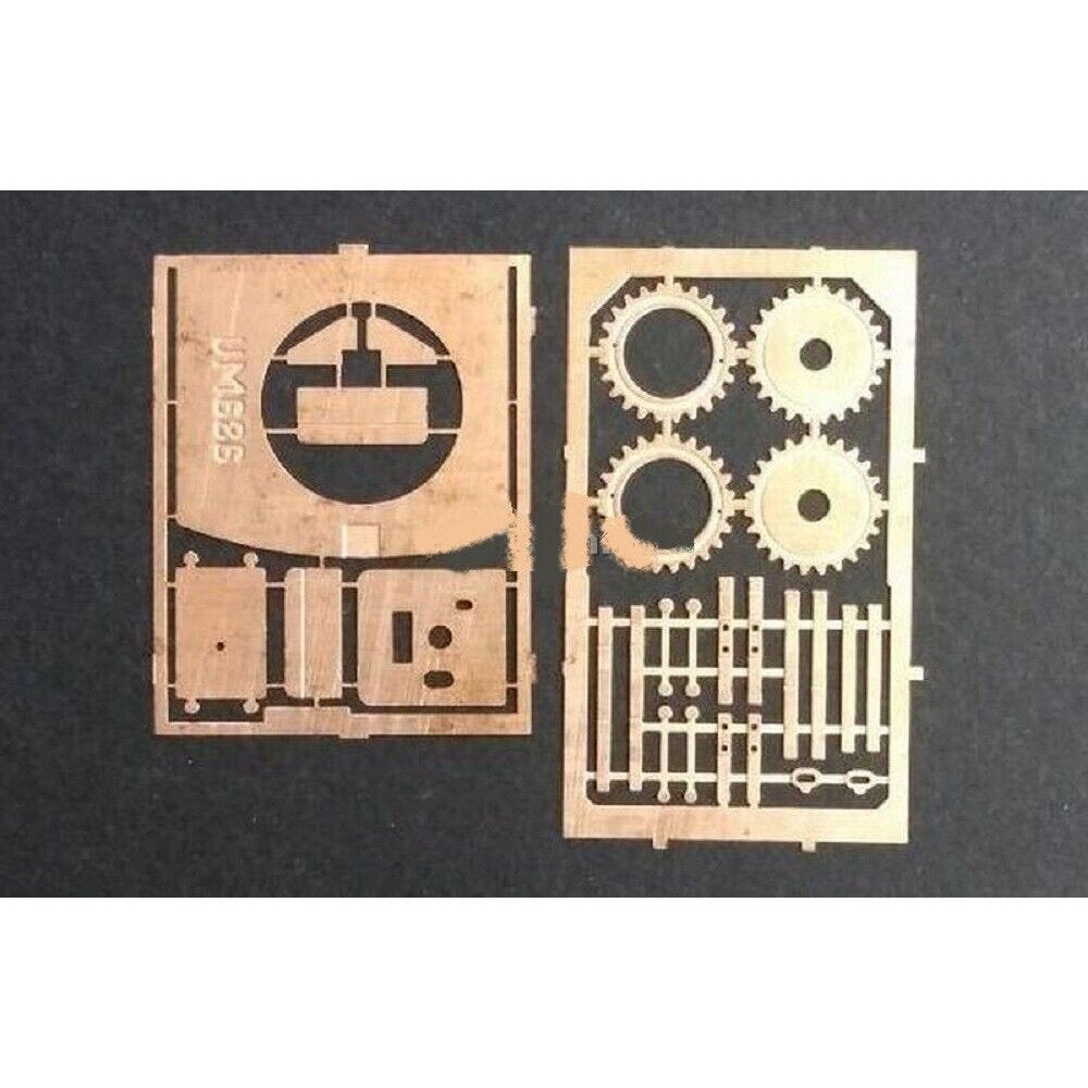 UMT 686 T-26 tank with cylindrical turret and 76,2mm tunk gun (KT-28) Scale 1:72 Plastic Model Tank Kit