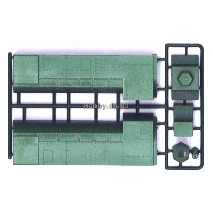 UMT 688 Armored locomotive of type "PR-35" Scale 1:72 Plastic Model Armoured Train Kit