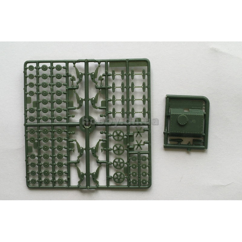 UMT 694 SU-1 (T-26 chassis) self-propelled gun (rubber tracks) Scale 1:72 Plastic Model Self-propelled gun Kit