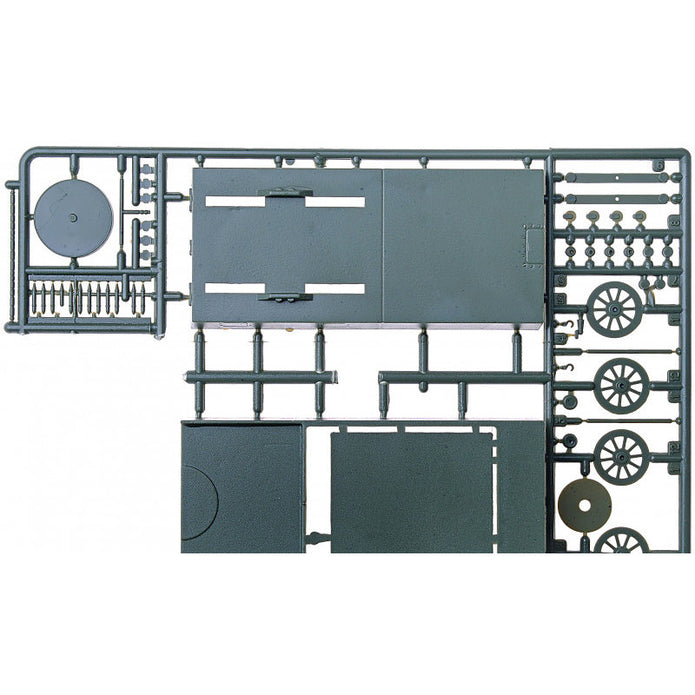 UMT 695 "Kozma Minin" (31st separate special "Gorky-Warsaw" division of armored train) WWII Scale 1:72 Plastic Model Armoured Train Kit