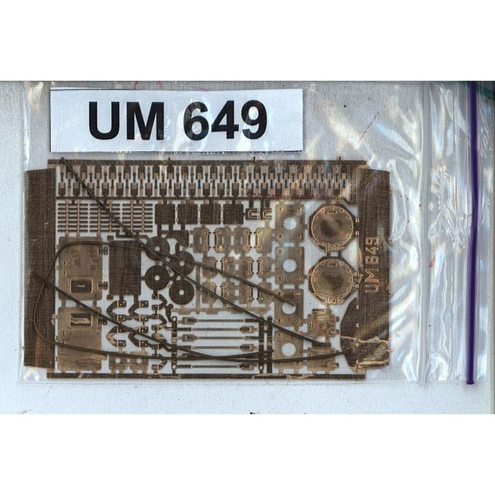 UMT 649 Experimental motorized armored car D-2 Scale 1:72 Plastic Model Armoured Wagon Kit